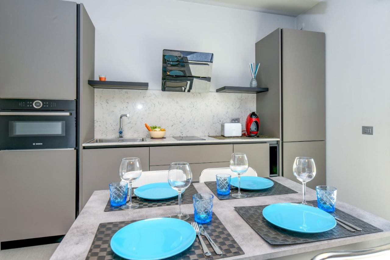 Rio Beach Apartment デセンツァーノ・デル・ガルダ エクステリア 写真